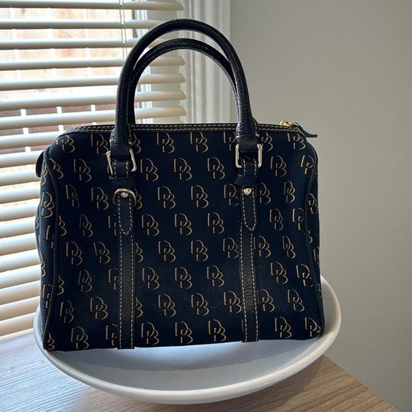 Vintage Douney & Bourke black handbag w/ gold initials! Like brand new - Picture 3 of 5